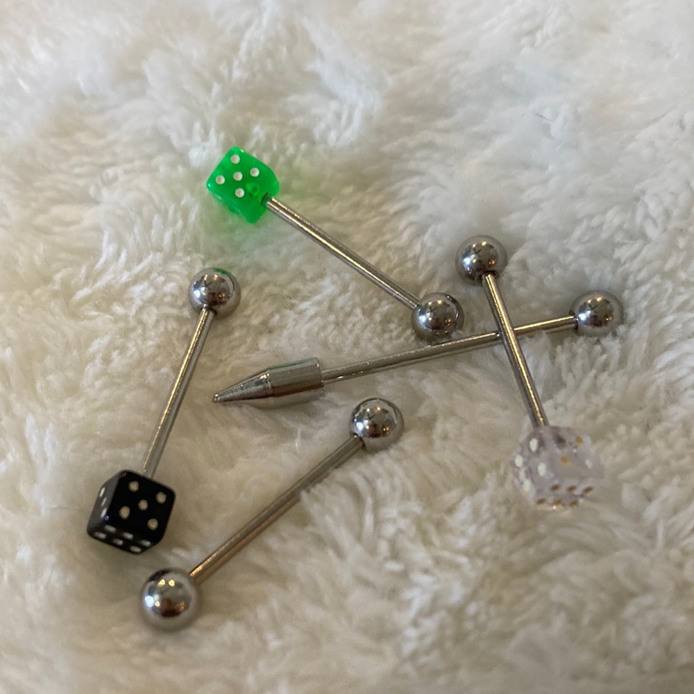 NWT, NEVER USED OR EVEN UNSCREWED BODY PIERCINGS TOTAL OF 5